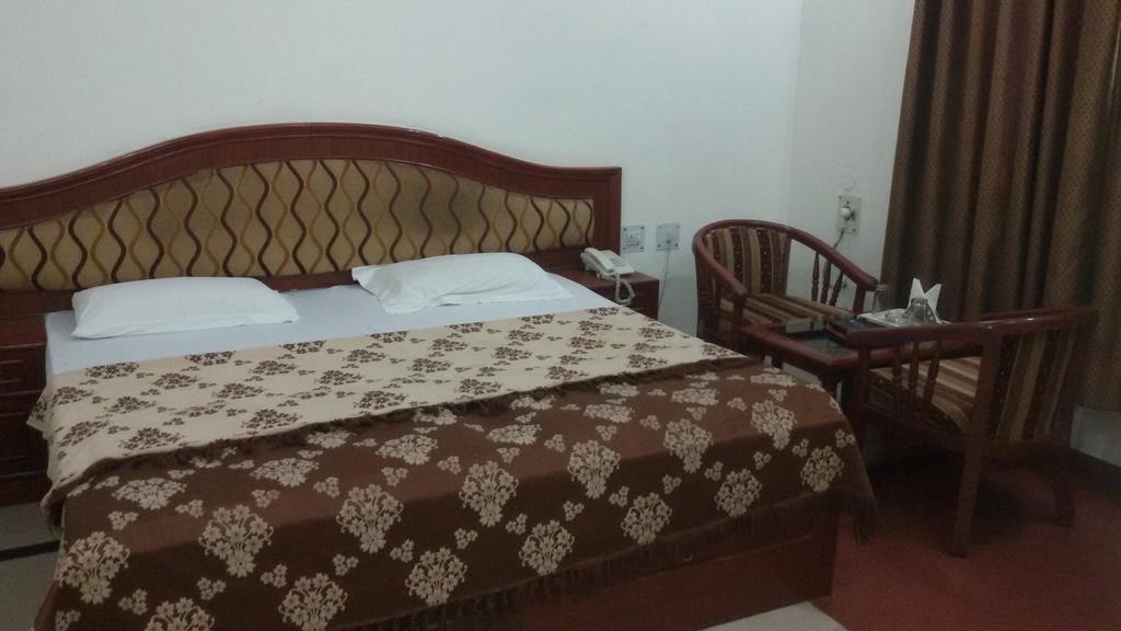 Hotel Sunrise Inn Lucknow Esterno foto